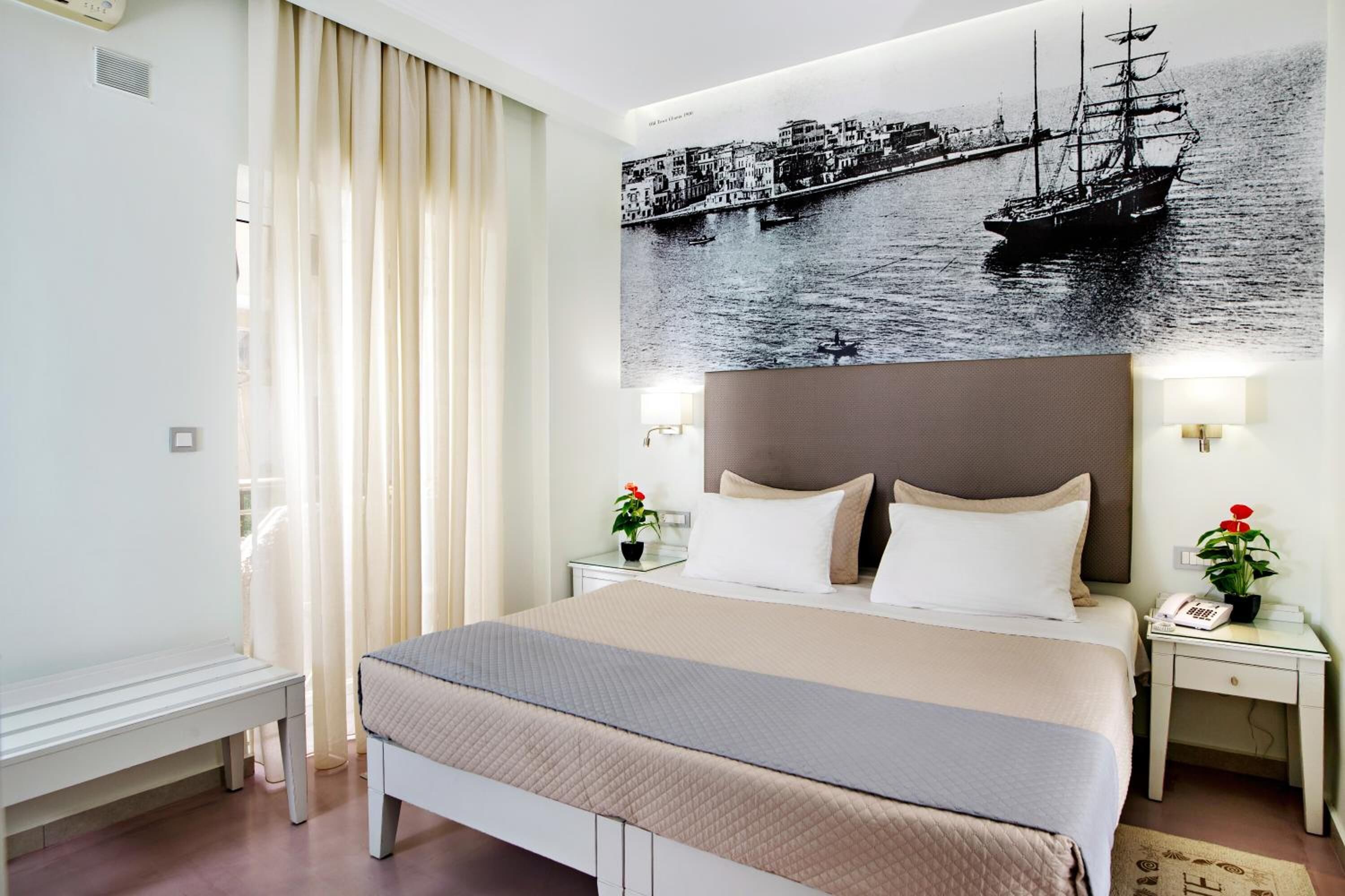 minibar, in-room safe, soundproofing, free wifi