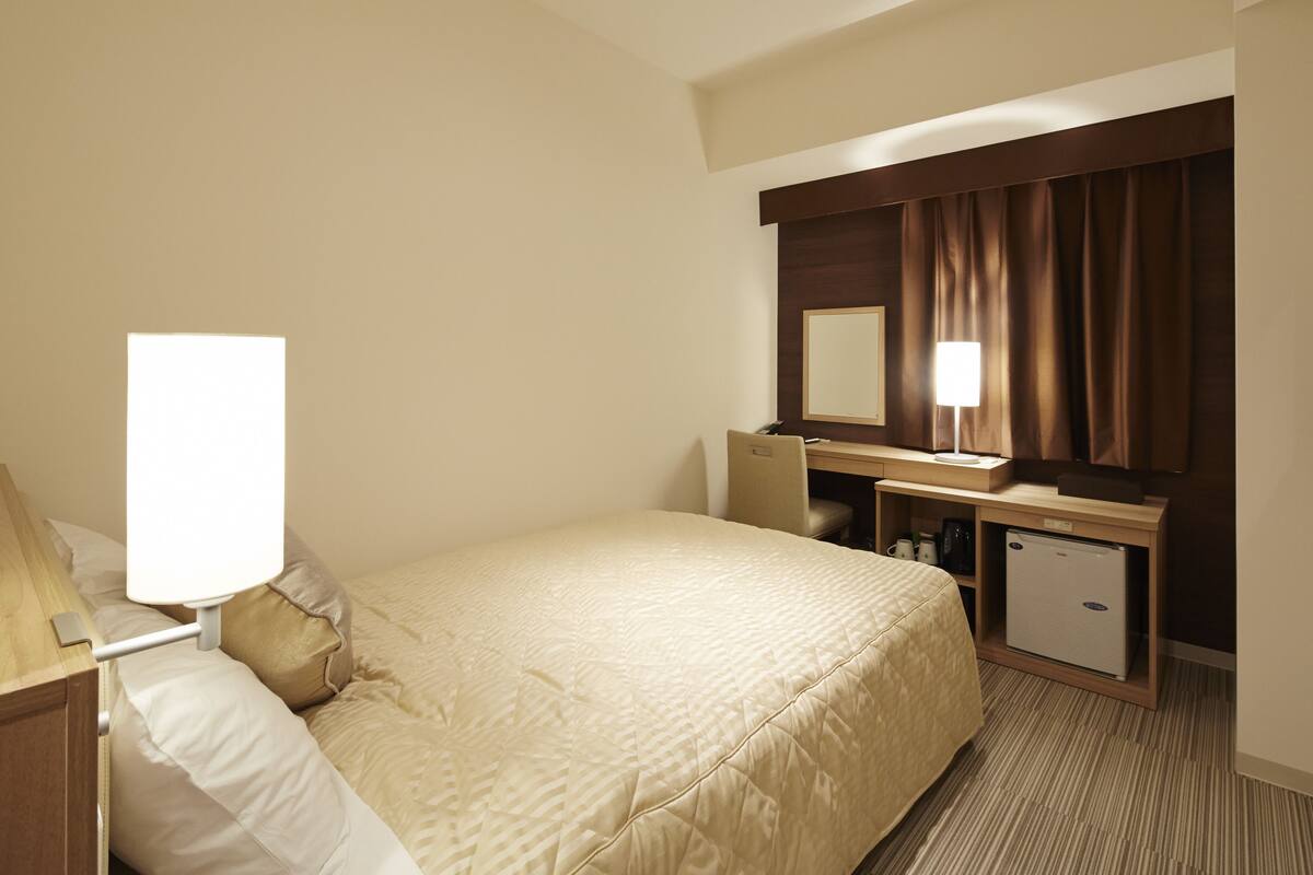 In-room safe, desk, blackout curtains, free WiFi