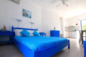 Caja fuerte, cortinas opacas, wifi gratis y ropa de cama