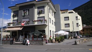 Unclassified image, 4 of 21, button - Hotel du Stand (Martigny)