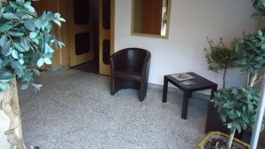 Unclassified image, 3 of 21, button - Hotel du Stand (Martigny)