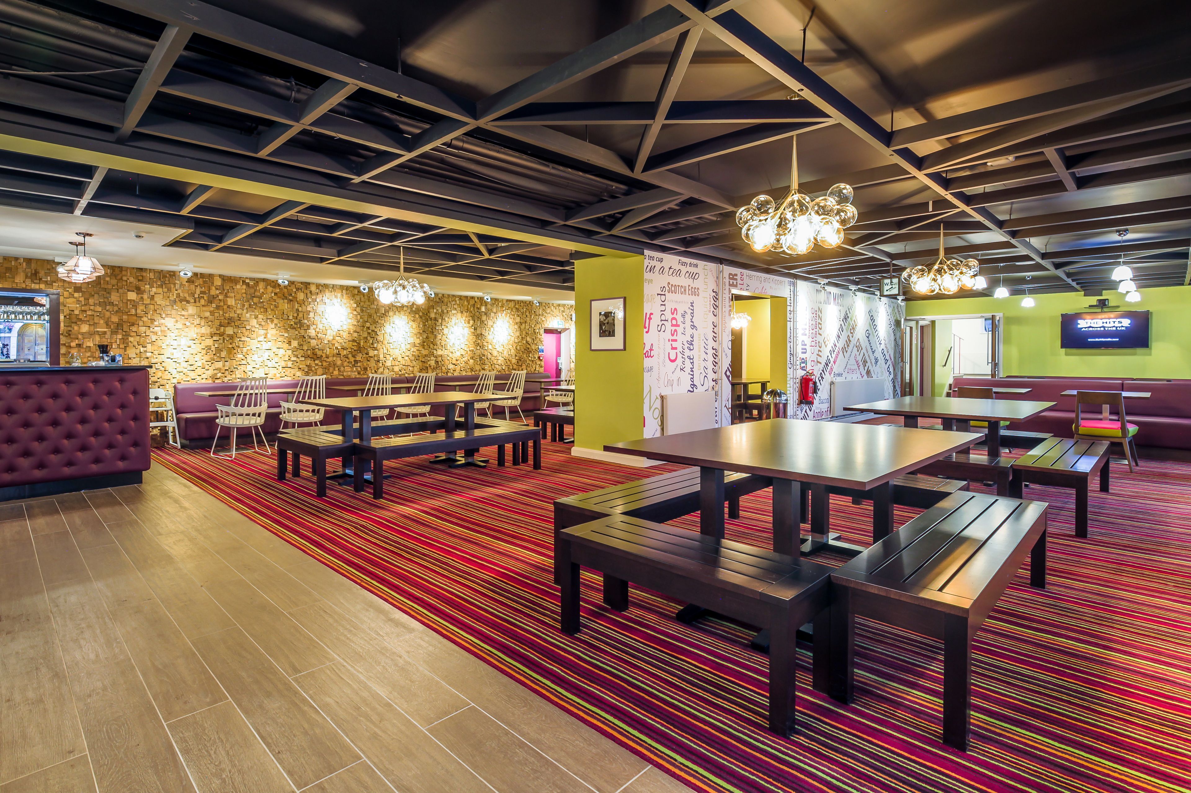 Daily continental breakfast (GBP 8 per person)