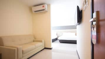 Suite | Desk, free WiFi, bed sheets, wheelchair access