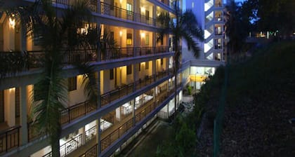 Paradise Lagoon Apartment