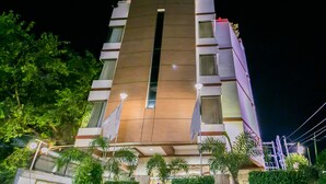 Unclassified image, 2 of 18, button - ZO Rooms Radisson Square (Indore)