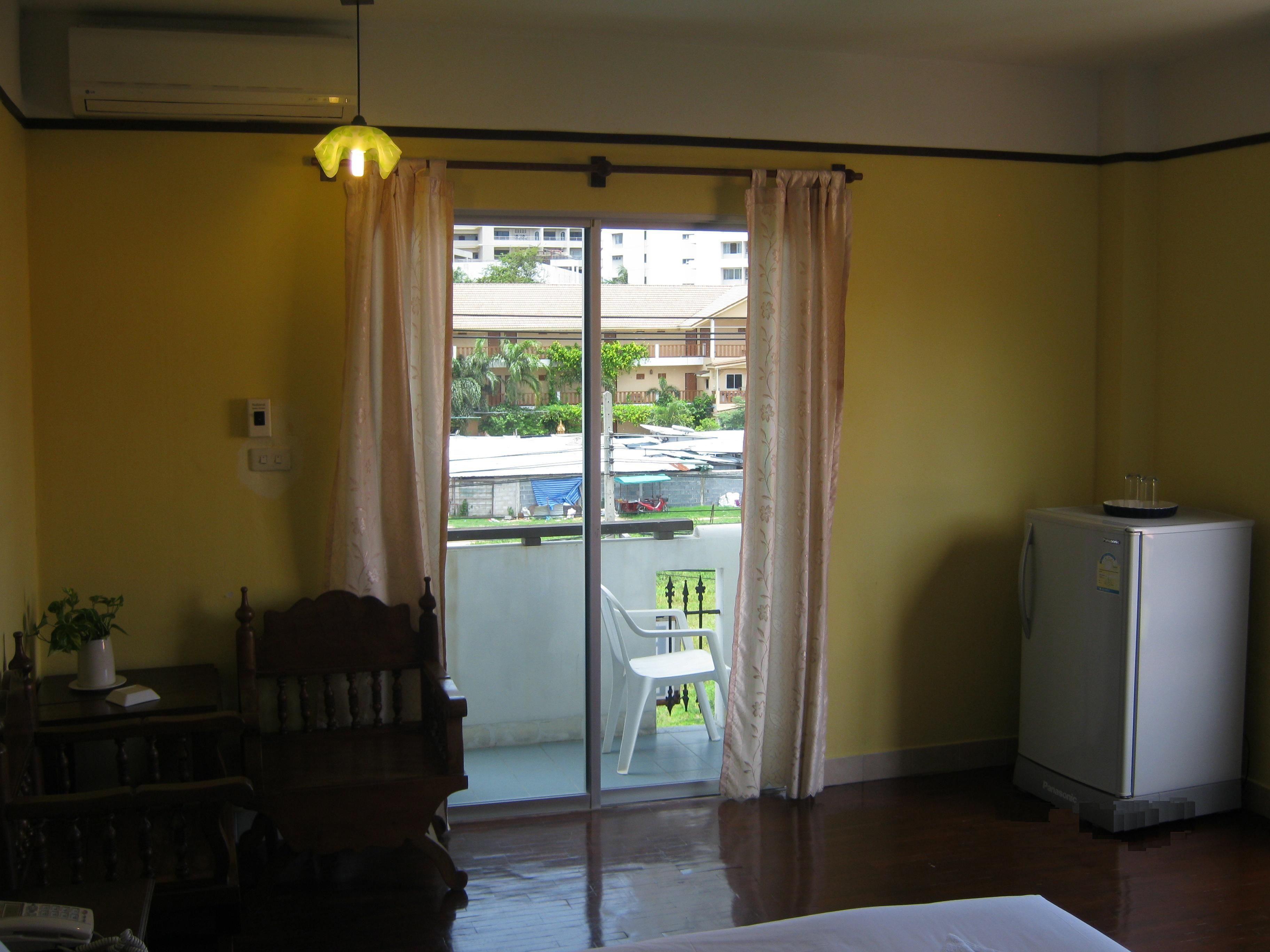 in-room safe, free wifi