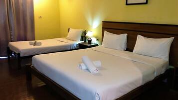 Triple Room | In-room safe, WiFi (free)