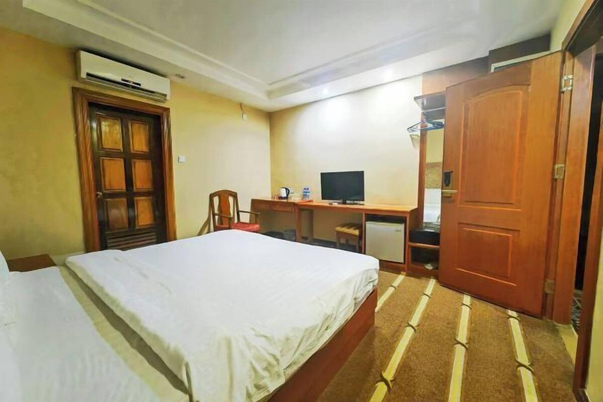 Hochwertige Bettwaren, Minibar, Zimmersafe, Schreibtisch