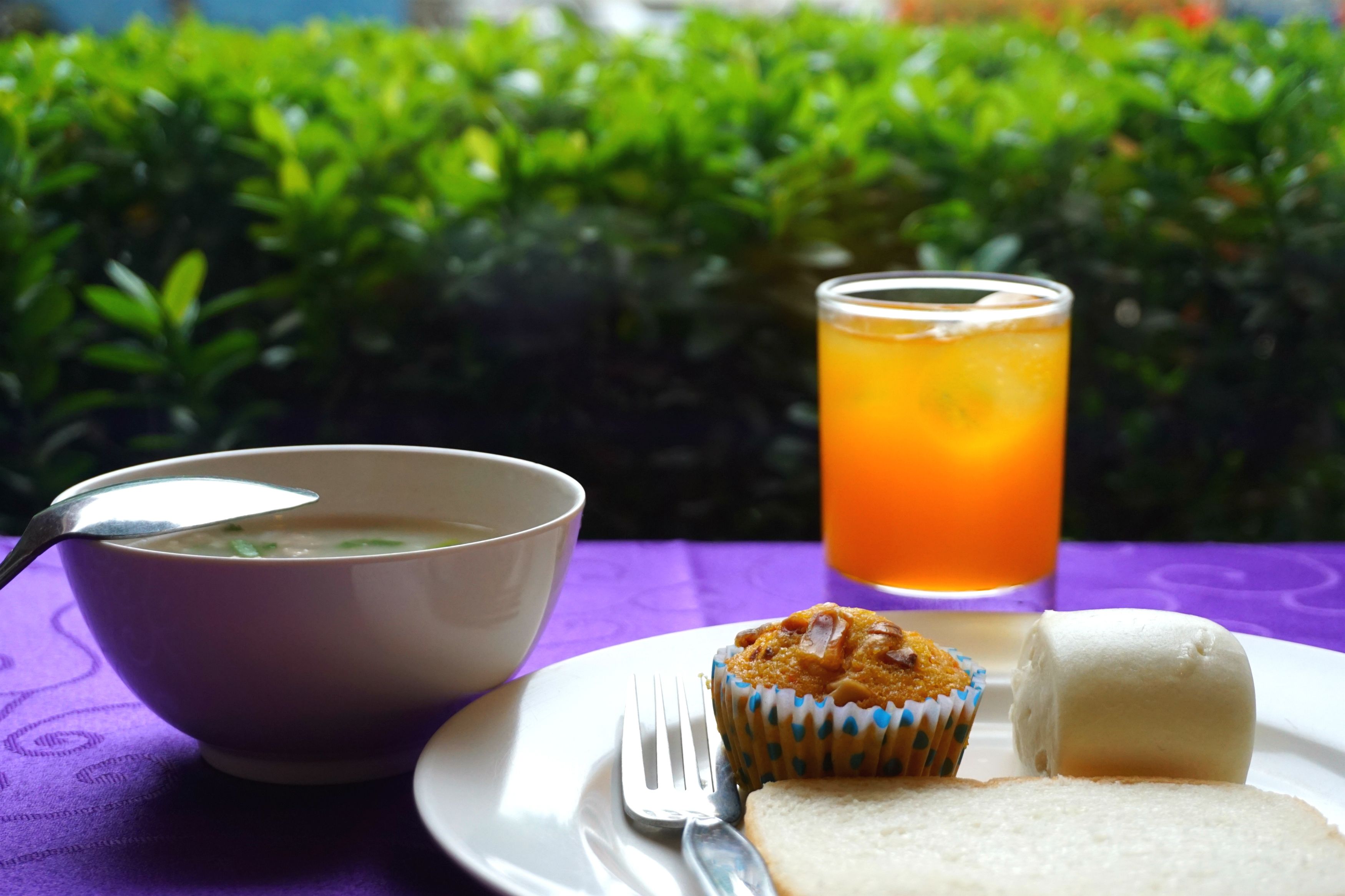 free daily self-service breakfast