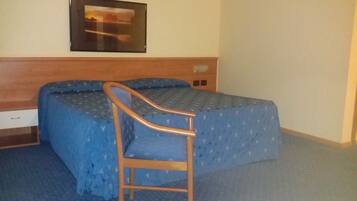 Työpöytä, vauvansängyt, lisävuoteet, ilmainen Wi-Fi