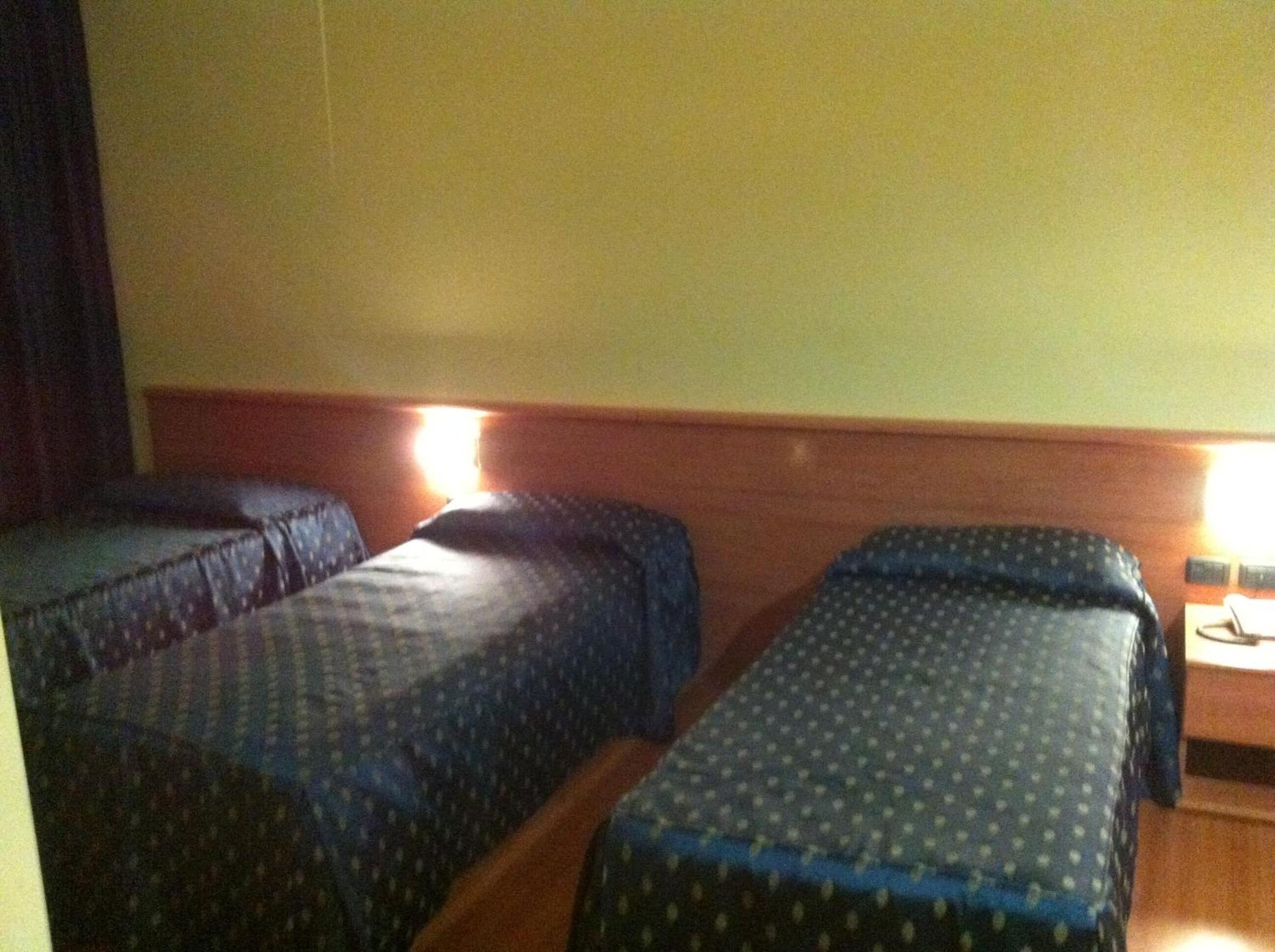 desk, cots/infant beds, rollaway beds, free wifi