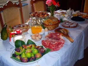 Desayuno diario y gratuito