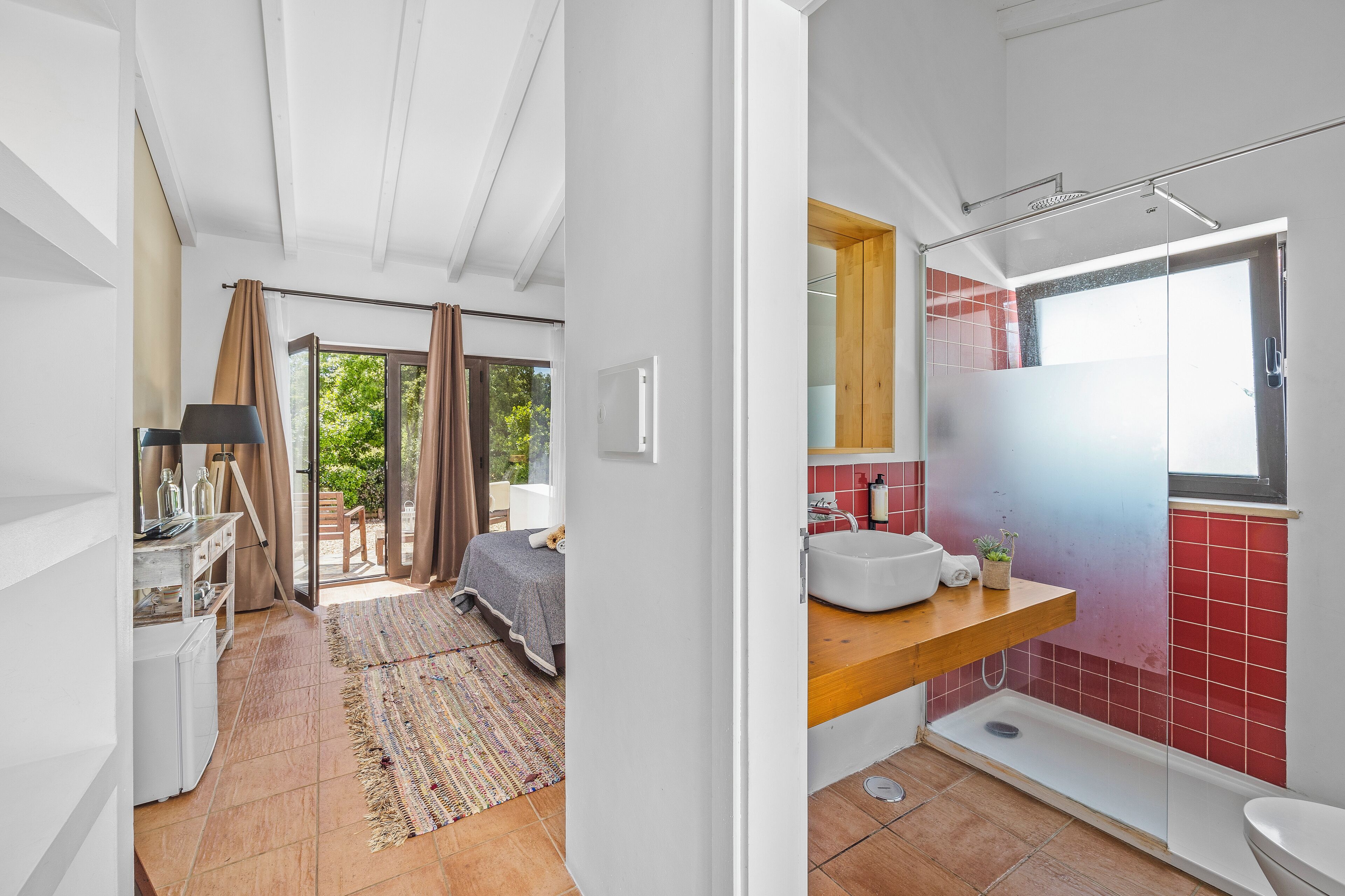 Premium bedding, soundproofing, WiFi (free), individually decorated