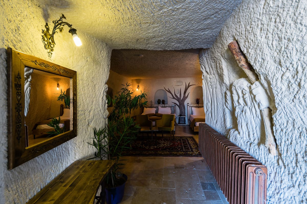 Standard Triple Room (105) | In-room safe, desk, soundproofing, free WiFi