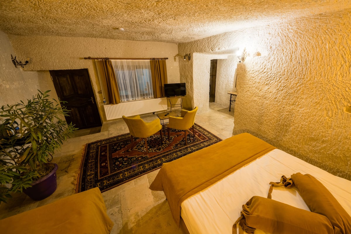 Standard Triple Room (106) | In-room safe, desk, soundproofing, free WiFi