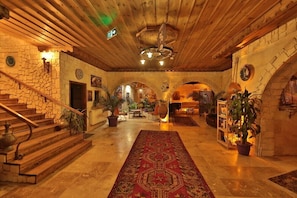 Lobby - Sarıhan Cave Hotel (Nevsehir)