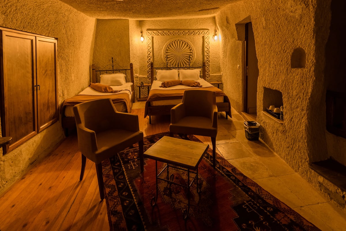 Standard Triple Room (206) | In-room safe, desk, soundproofing, free WiFi