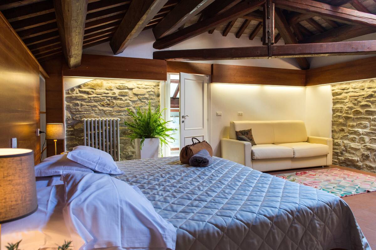 superior double or twin room | minibar, in-room safe, desk, free wifi