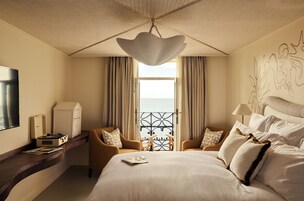 Large Guest Room with Sea View & Balcony | Egyptian cotton sheets, premium bedding, pillow-top beds, in-room safe