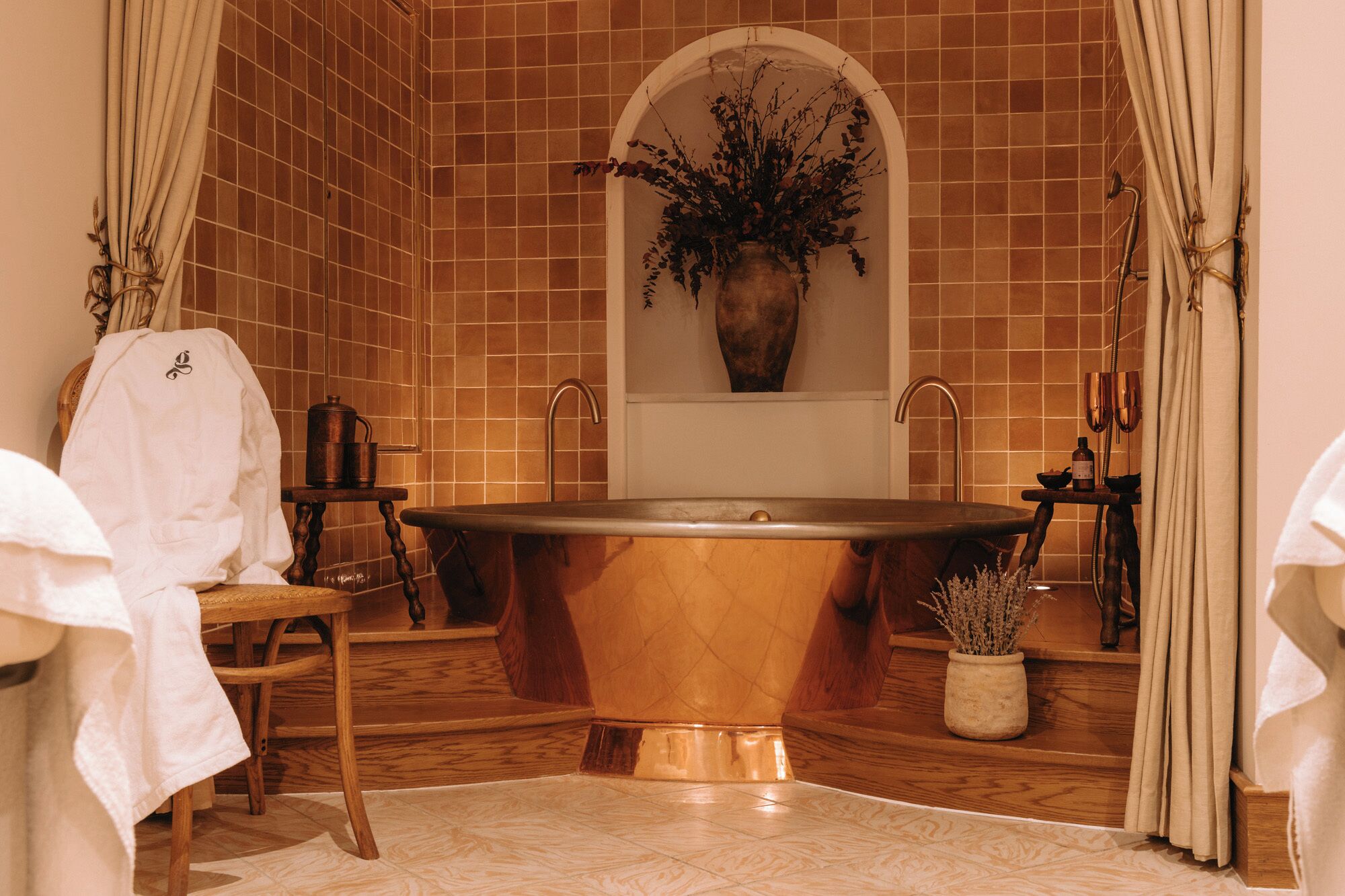 Couples treatment room(s), aromatherapy, hot stone massages