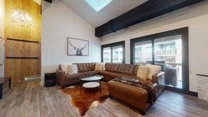 Condo, 5 Bedrooms (4 Bath, Platinum) | View from room