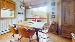 公寓式客房, 2 间卧室 (3 Bath with Loft) | 私人厨房 | 大冰箱、微波炉、烤箱、炉灶