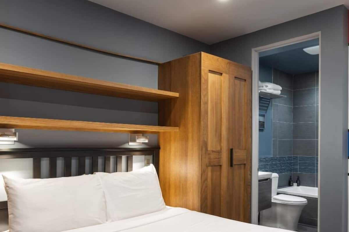 Condo (Platinum with 2 Bath) | Property amenity