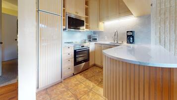 Kondominium, 2 kamar tidur (3 Bath with Loft) | Dapur pribadi | Lemari es besar, microwave, oven, dan kompor