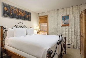 Condo, 2 Bedrooms (3 Bath with Loft) | 2 bedrooms, in-room safe, individually decorated, individually furnished