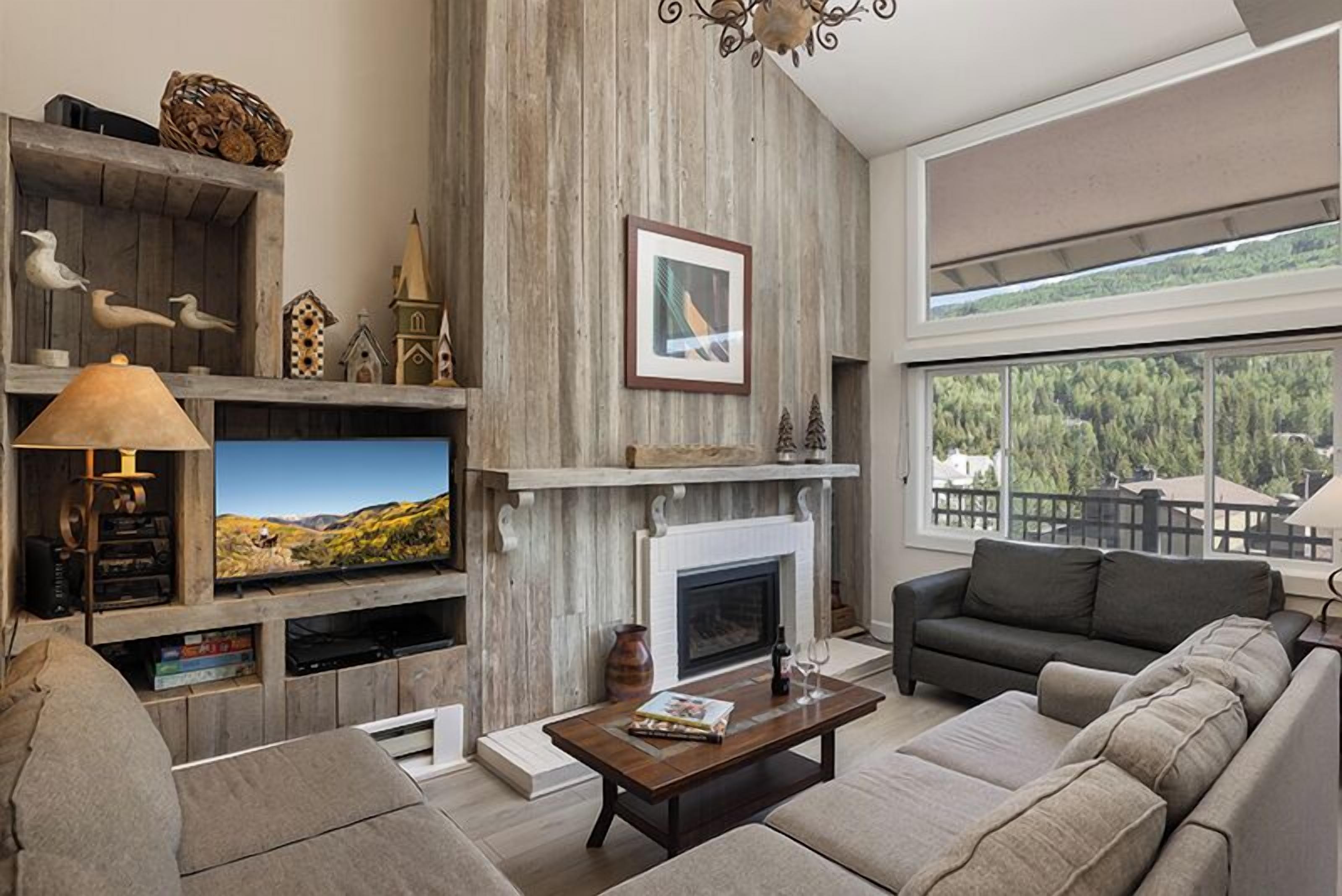 Condo, 3 Bedroom 3 Bath | Living area | Flat-screen TV, fireplace, DVD player