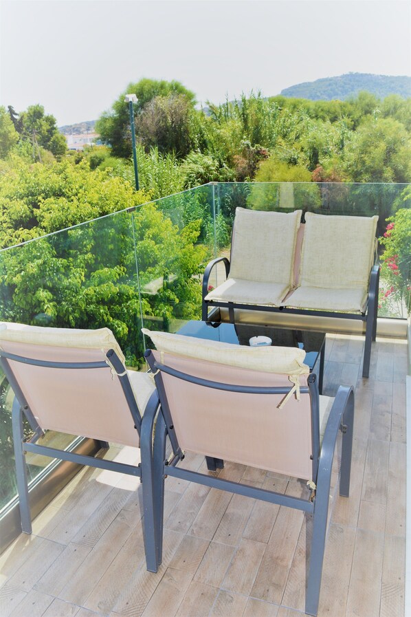 Suite | In-room safe, iron/ironing board, free WiFi