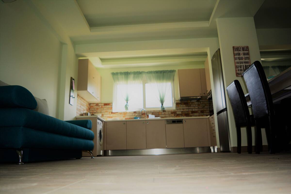 suite | in-room safe, iron/ironing board, free wifi