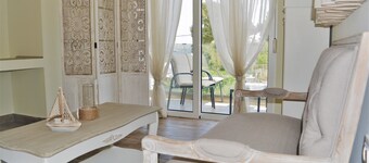 Anelia Boutique Studios & Apartments