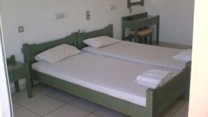 Cribs (free) - Pegasus Studios (Hersonissos)