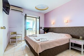 Soundproofing, cots/infant beds, free WiFi - Alkionis Beach Hotel Apartments (Rethymnon)