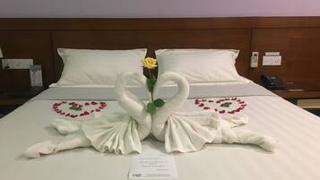 Standardzimmer | Zimmersafe, Schreibtisch, Verdunkelungsvorhänge, kostenloses WLAN