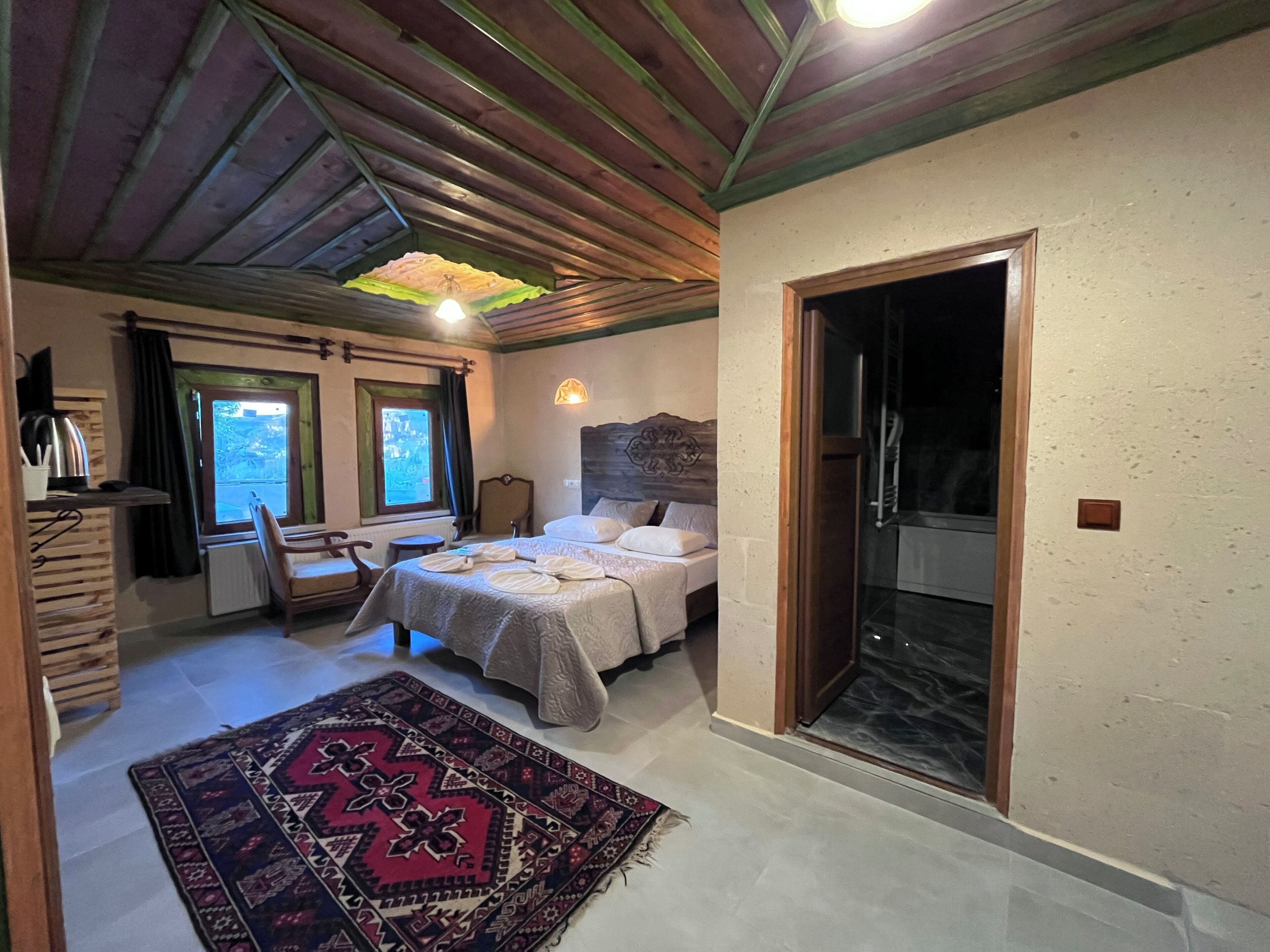 Basic Double Room, Non Smoking, Hot Tub | Premium bedding, in-room safe, soundproofing, free WiFi