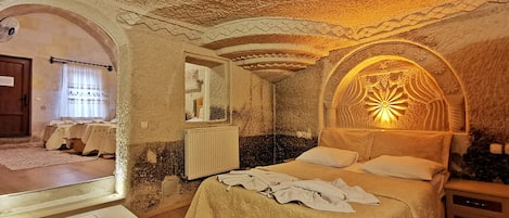 Suite (For 5) | Premium bedding, minibar, in-room safe, soundproofing