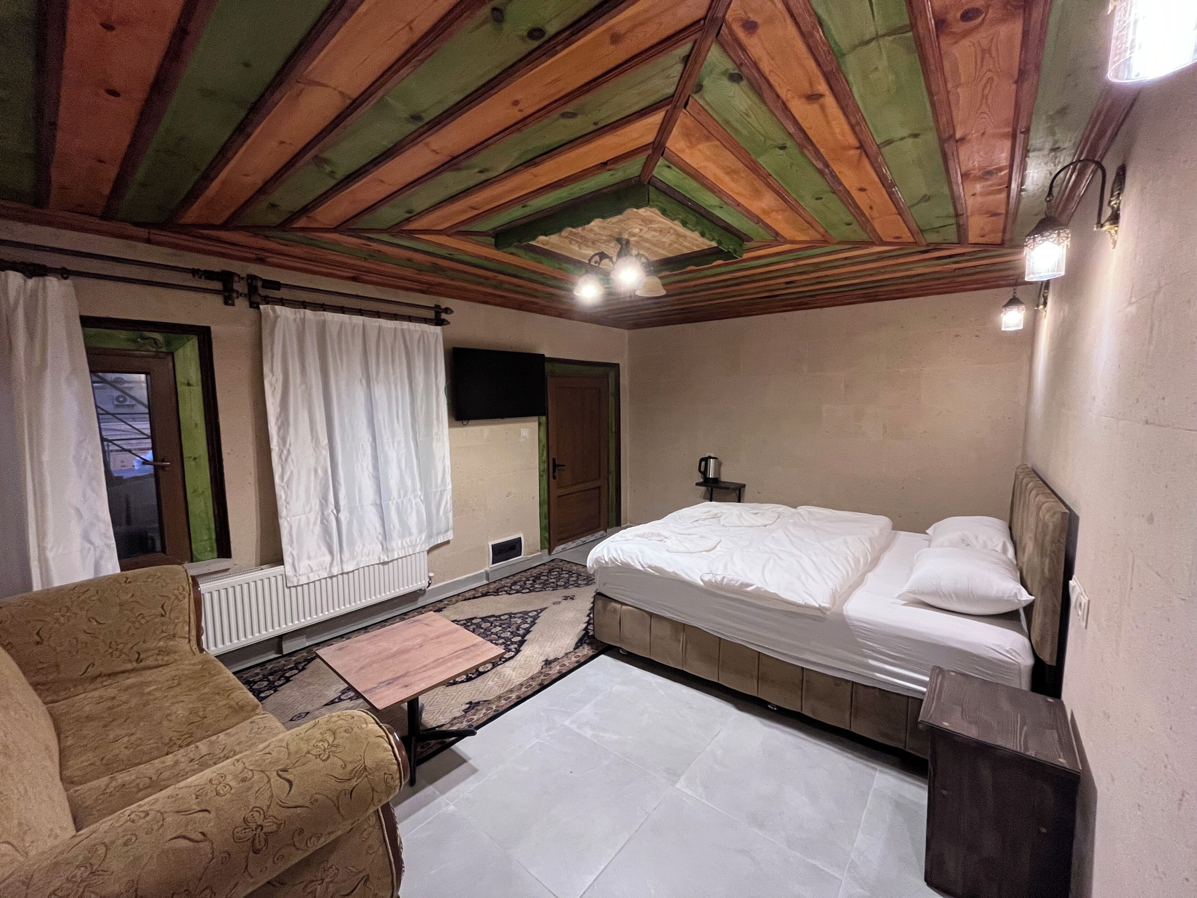 Habitación básica doble, para no fumadores, hidromasaje | Ropa de cama de alta calidad y caja de seguridad en la habitación 