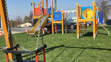 Children’s play area – outdoor