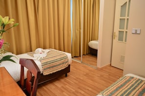 1 bedroom, premium bedding, minibar, in-room safe