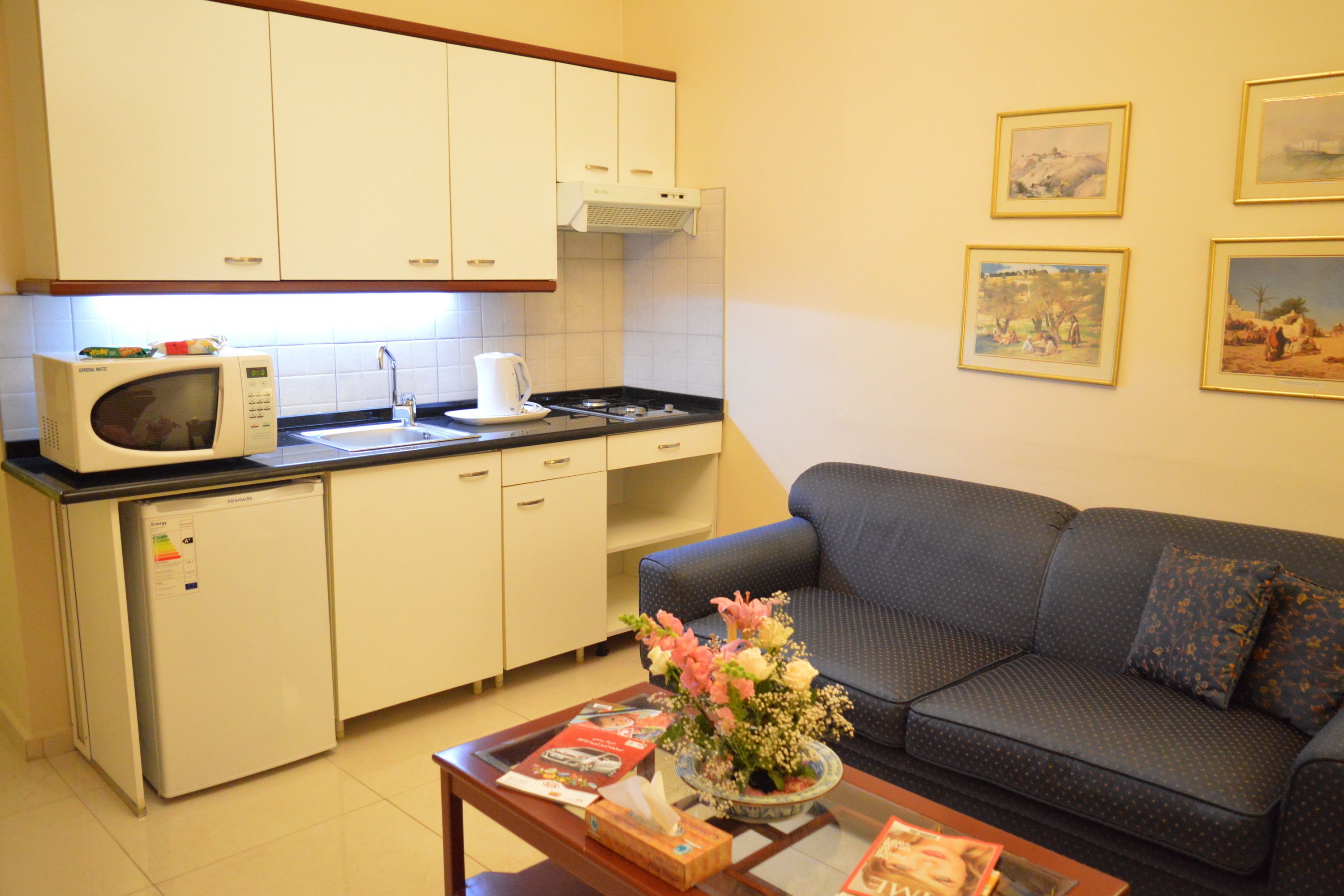 Photo - Comfort Hotel Suites