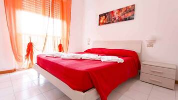 Apartment 6 people - 2 bedroom - Terrace - Air-conditioned | Blackout drapes, free cribs/infant beds, free WiFi, bed sheets