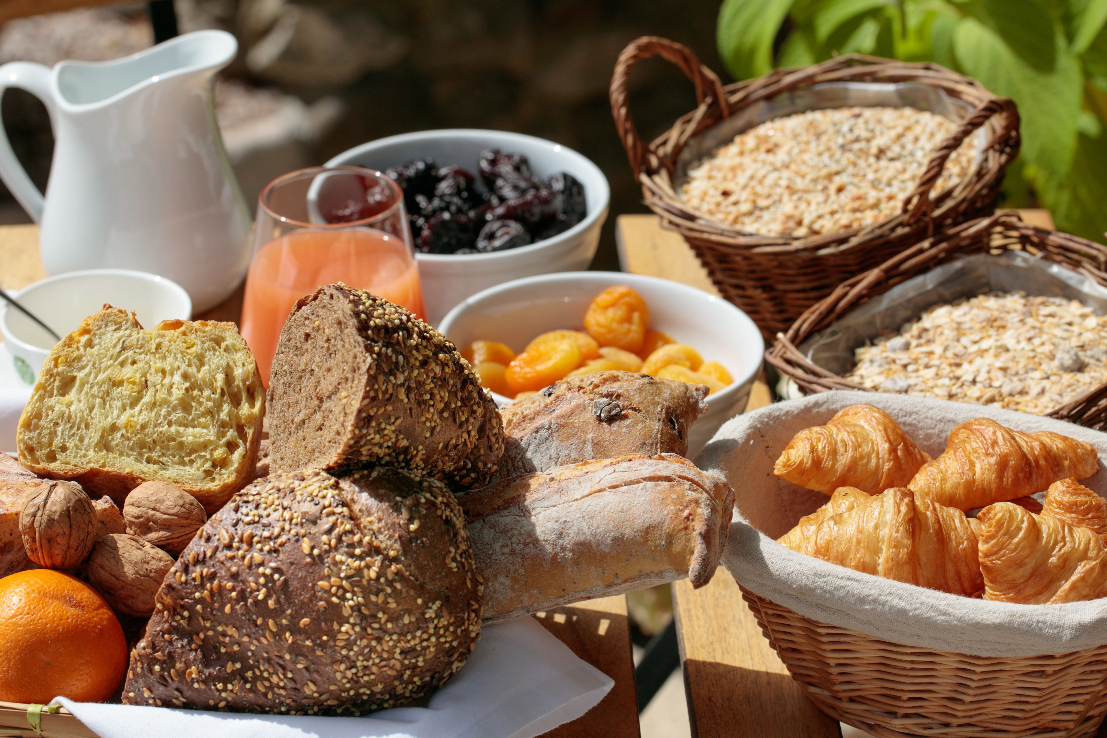 بوفيه فطور يوميًا مقابل رسوم