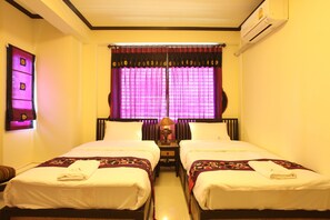 Desk, blackout curtains, free WiFi