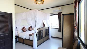 Superior Room | Desk, blackout drapes, free WiFi