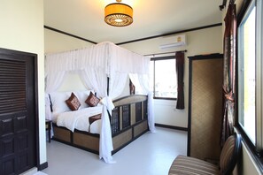 Superior Room | Desk, blackout curtains, free WiFi