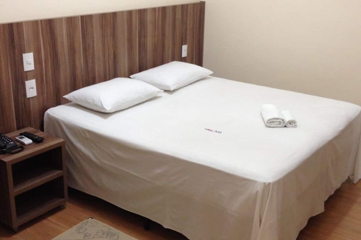 minibar, desk, free wifi