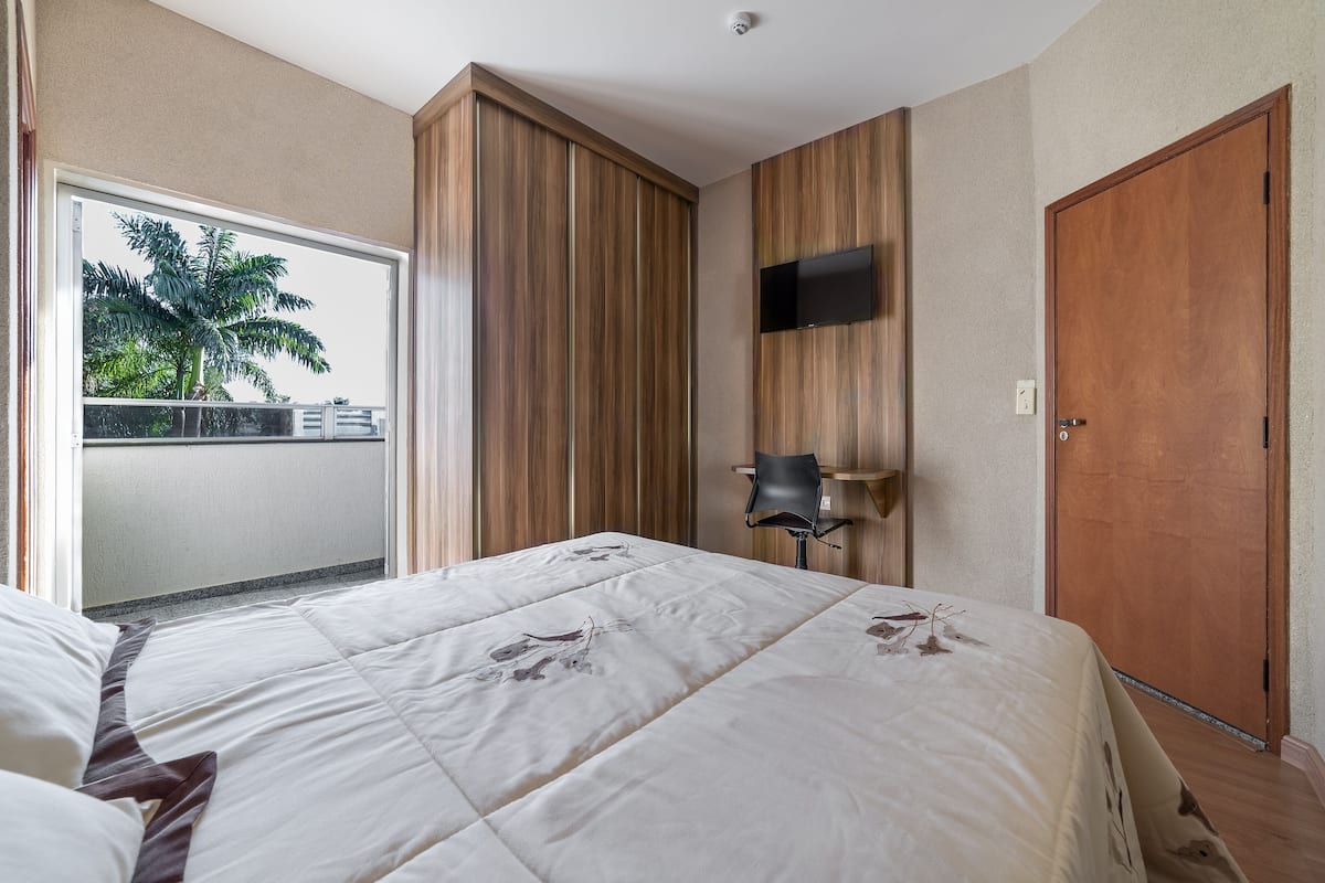 minibar, desk, free wifi