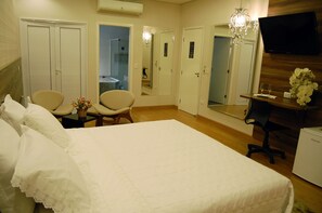 Luxury Double Room | Minibar, desk, free WiFi - Solar Plaza Hotel (Fernandopolis)